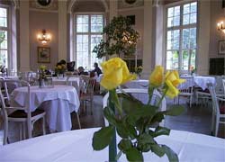 Lusthaus Cafe Restaurant